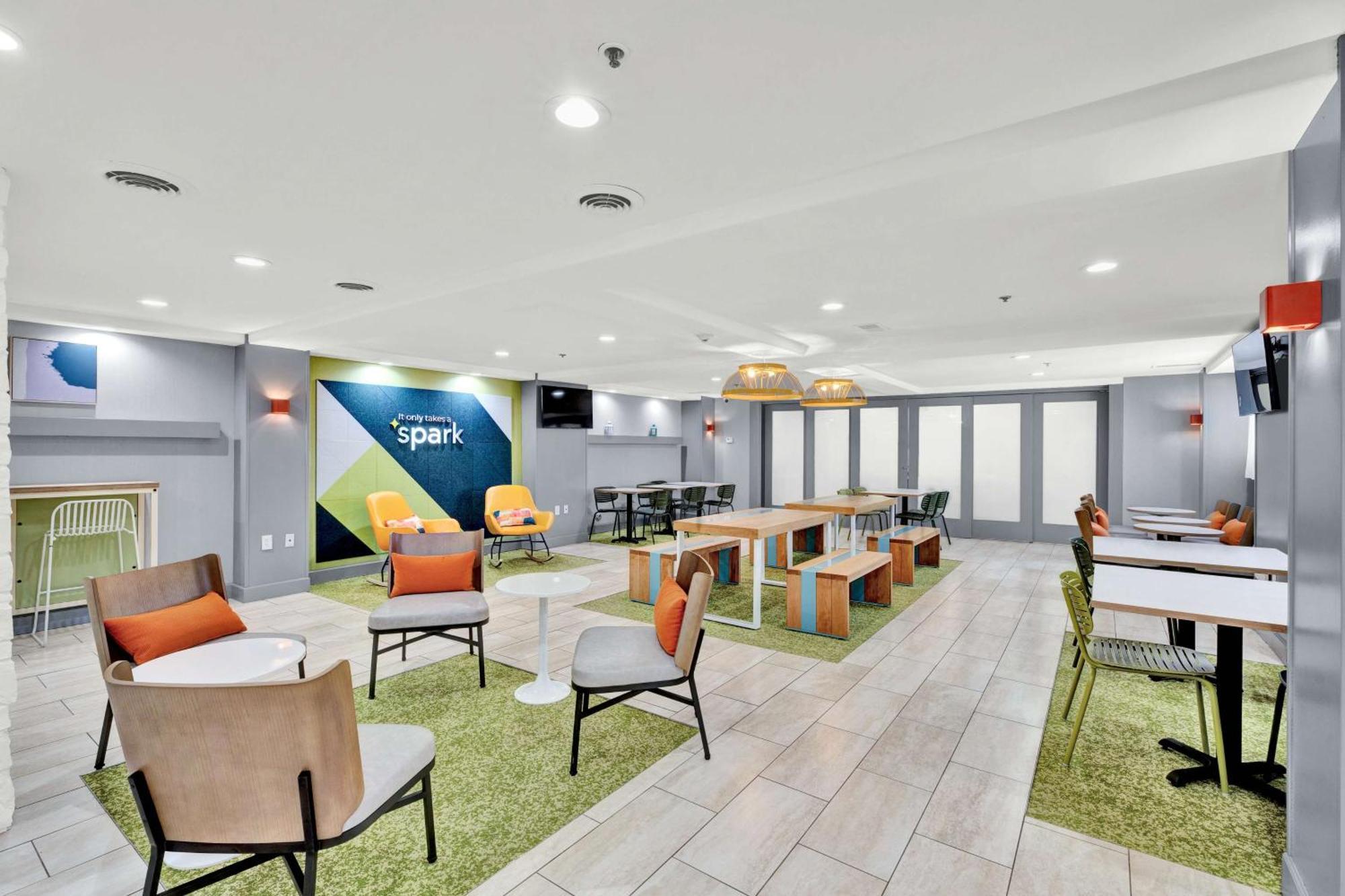 Spark By Hilton Plymouth Εξωτερικό φωτογραφία