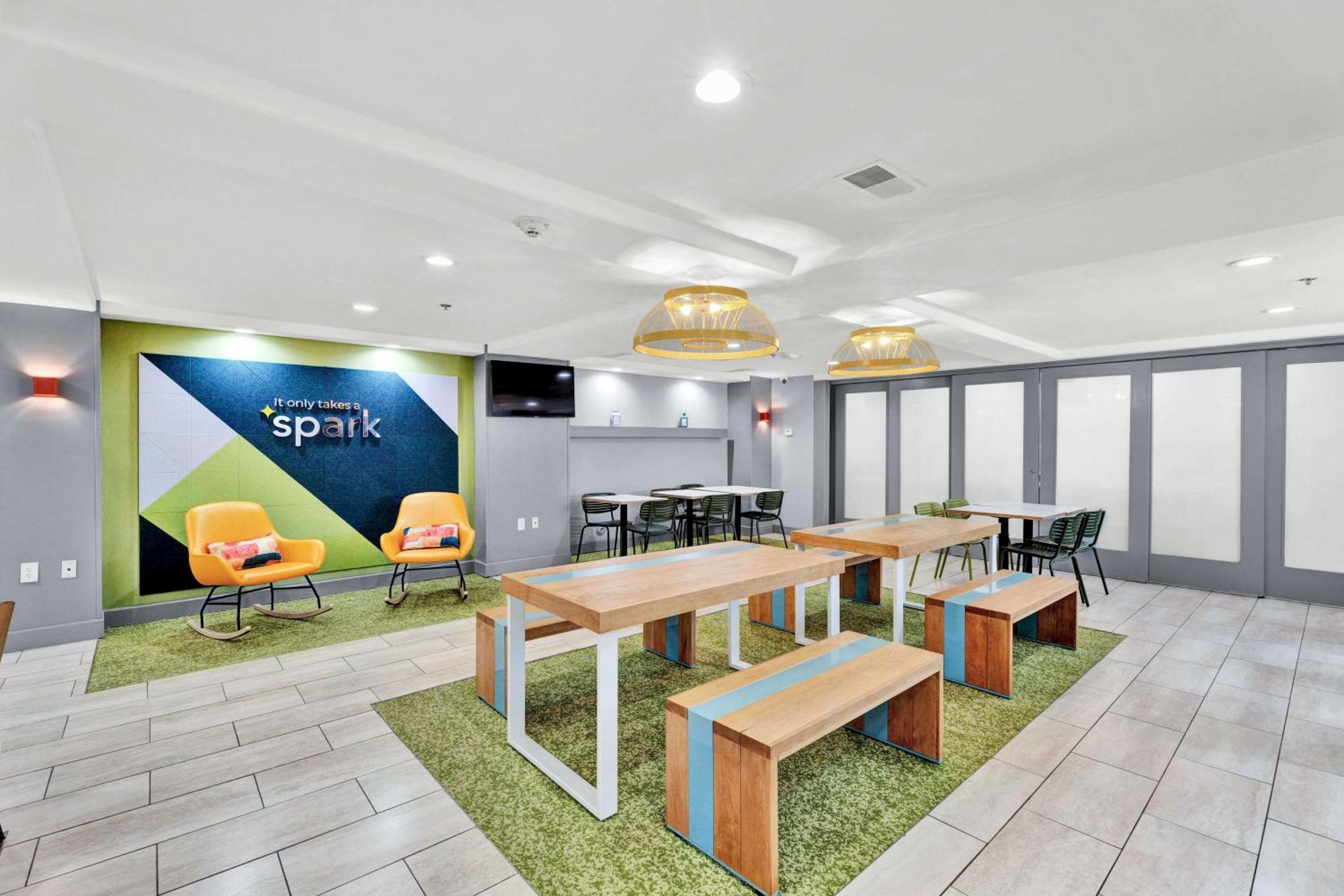 Spark By Hilton Plymouth Εξωτερικό φωτογραφία
