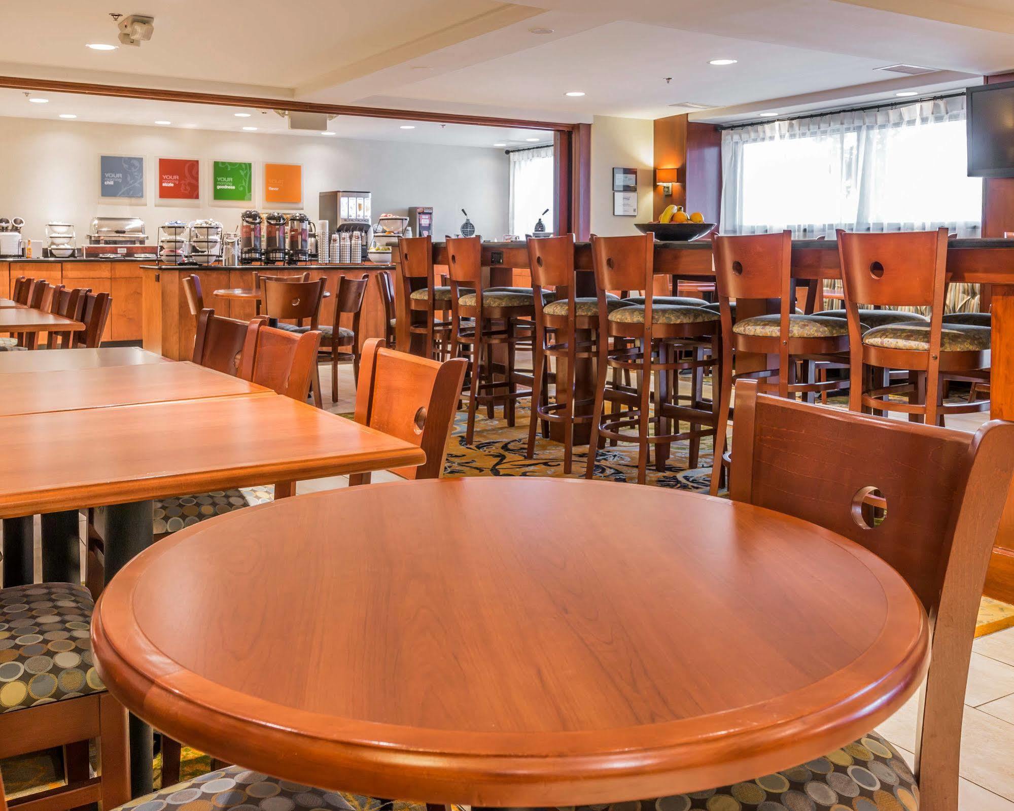 Spark By Hilton Plymouth Εξωτερικό φωτογραφία